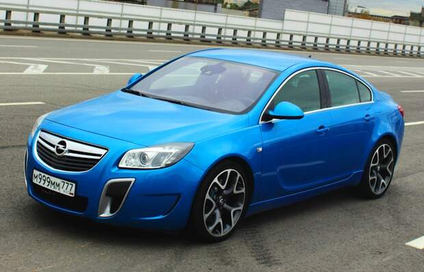 Opel Insignia – привлекательный седан, покупка которого позволит немало сэкономить.