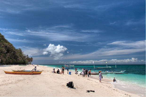 Российский турист решил искупаться утром в океане на Филиппинах и не выжил