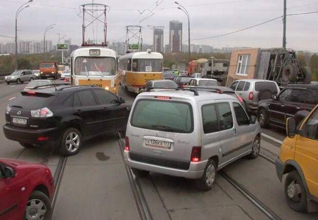 10 советов - как не выделяться на дороге (12 фото)