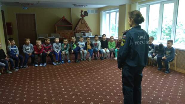 В детском санатории № 42 прошёл открытый урок, посвящённый пожарной безопасности. Фото: МЧС