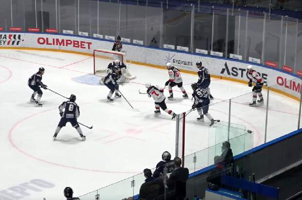 ХК "Тамбов" победил в последнем матче сезона