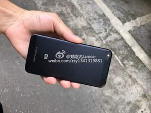 Xiaomi Meri сзади