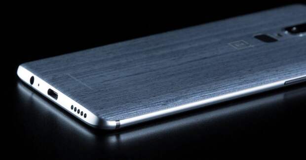 OnePlus 6 leak shows off wooden back and headphone jack