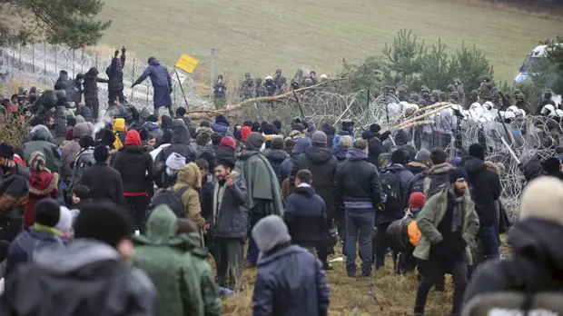 Путин прокомментировал обвинения в адрес России в якобы её вине в миграционном кризисе