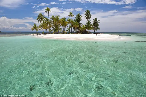 20 райских уголков Земли, которые встретят вас кристально чистыми водами 