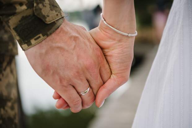 Мать российского бойца добилась аннулирования брака сына после его отправки на СВО