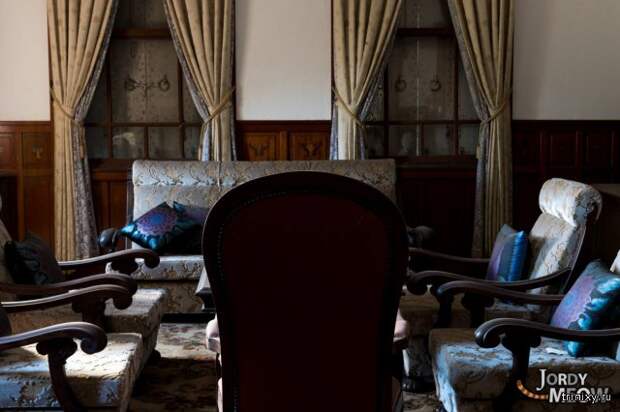 Увядающий дом