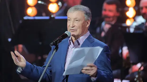 Семён Альтов рассказал, как встретит Новый год