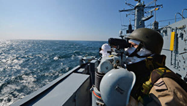 Румынский фрегат Регина Мария во время учений НАТО в Черном море. Архивное фото