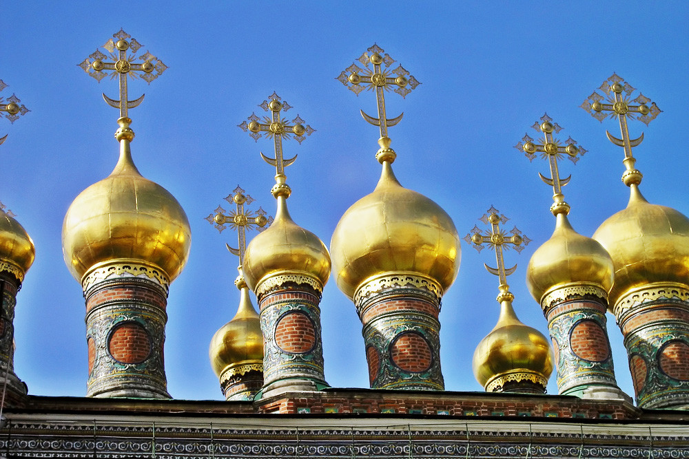 Почему на русских церквях купола в форме луковиц