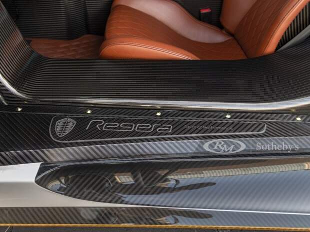 Редкий Koenigsegg Regera 2019 года с крутыми опциями отправляется на аукцион