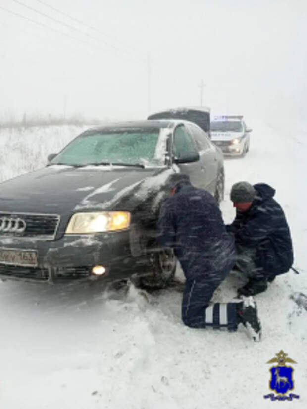 В Самарской области сотрудники Госавтоинспекции оказали помощь юной спортсменке, оказавшейся в трудной дорожной ситуации