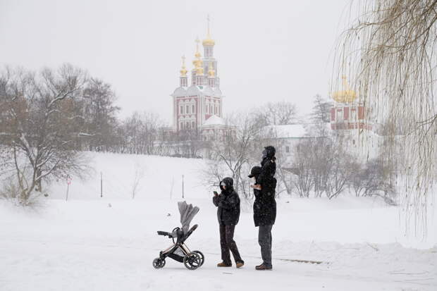 Москвичам пообещали снег и гололедицу