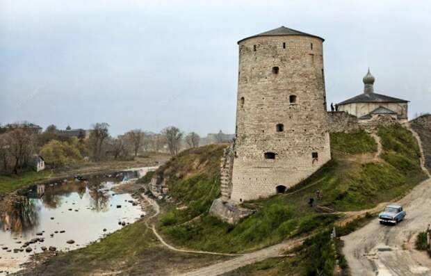 Гремячая башня. Псков, 1964 год.