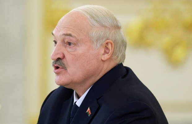 Лукашенко прилетел в Москву