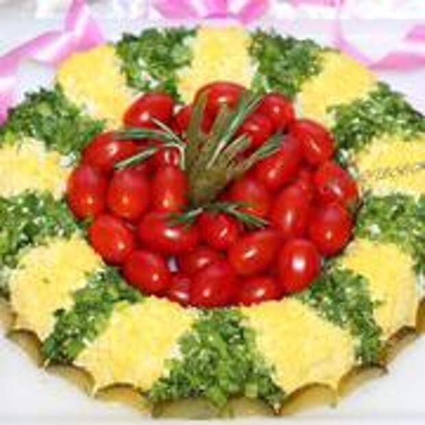 Салат из зеленого горошка с тунцом и рисом 
