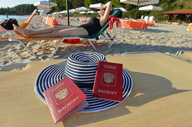 Албания временно отменила визы для граждан РФ