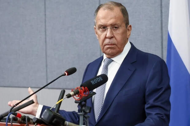 Лавров: Запад хочет создать военный блок, где главным членом станет Украина