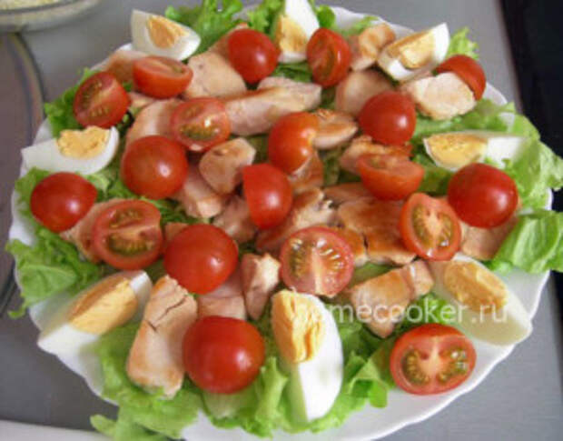 Салат цезарь с курицей Vykladyvaem pomidory 300x235 Салат цезарь с курицей