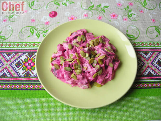 Картинки по запросу Свекольный салат с тыквенными семечками за 5 минут (без майонеза)