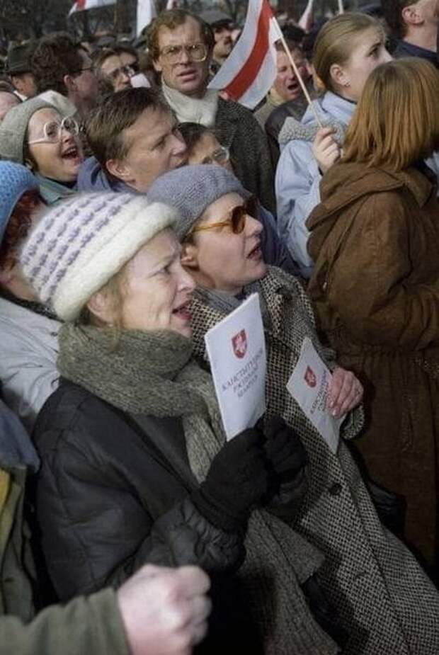 Подборка атмосферных кадров из 90-х