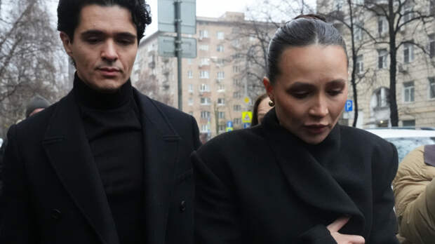 Изъяты во время обыска: суд отказал Лерчек в возврате ювелирных украшений