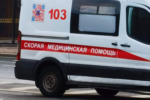 Baza: Женщина и подросток выпали из окна седьмого этажа дома в Москве