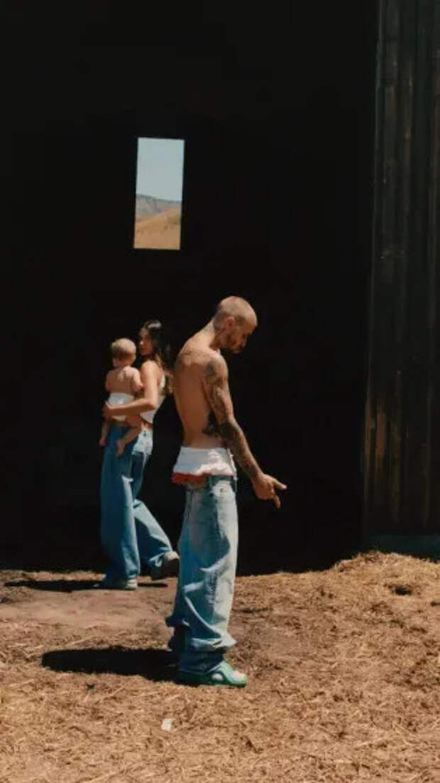 Хейли и Джастин Бибер с сыном