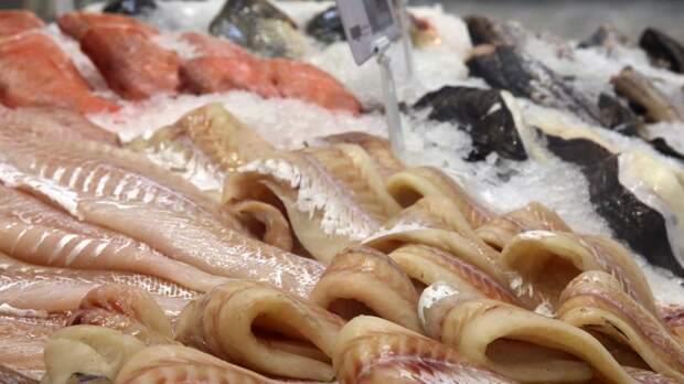 Эксперт назвал минтай самой доступной рыбой в России