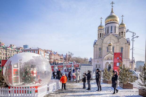 Снег и ураганный ветер остановят праздник и перекроют дороги во Владивостоке