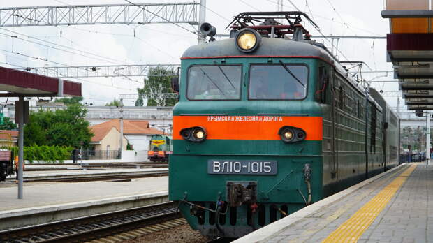 В 2022 году железнодорожные компании перевезли в Крым в 2,5 раза больше туристов, чем в 2021