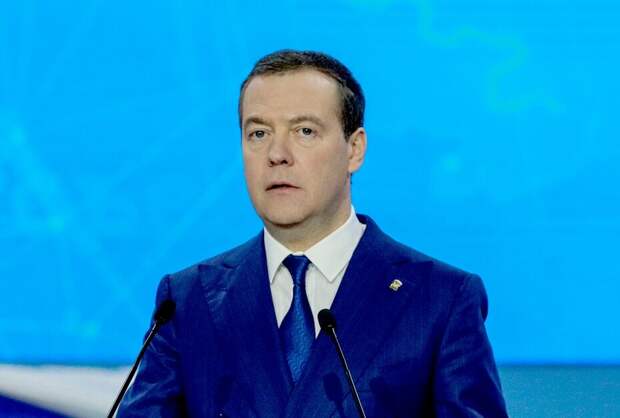 России не безразлична дальнейшая судьба Владимира Зеленского после утраты легитимности президентства 20 мая, заявил Дмитрий Медведев.-5