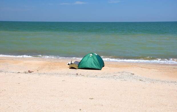 ставить палатку на берегу