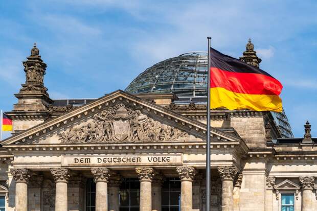 Вагенкнехт предупредила о запрете выезда мужчин 17–45 лет и риске принудительной мобилизации в ФРГ