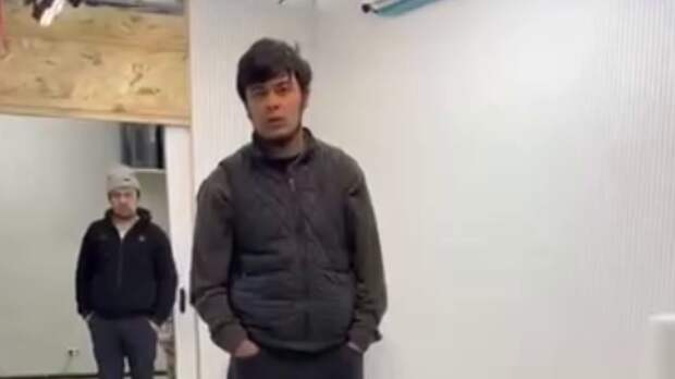 Нурик, Тохир и Улугбек, регистрации у них нет, трудового договора нет решили затеять интересный бизнес в подвале жилого дома