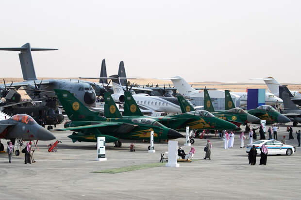 Арабская коалиция во главе с Саудовской Аравией нанесла удар по порту в Йемене