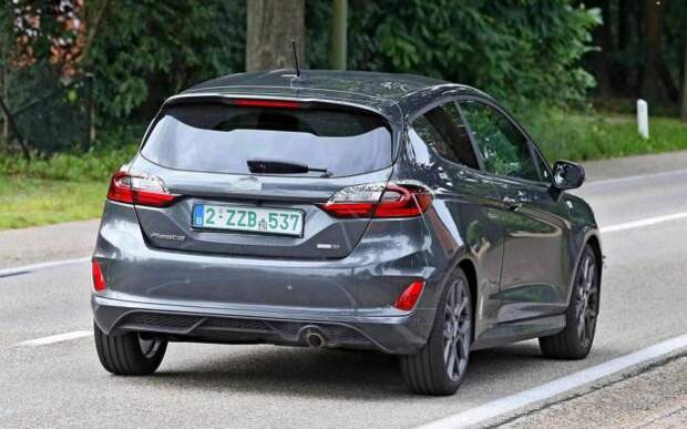 ford-fiesta-ecoboost-hybrid-facelift-шпионское фото-2021-proauto-05
