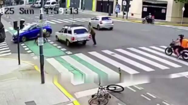 Фото: Скришот видео с камер видеонаблюдения 