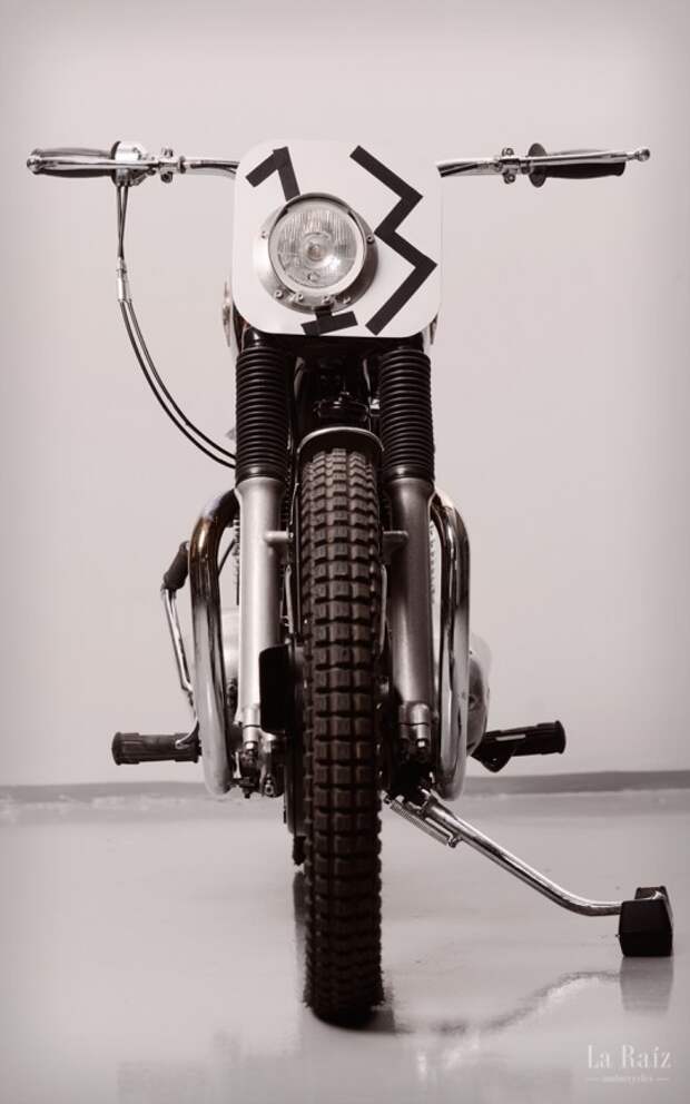 0006-BSA05 BSA 650 Молния