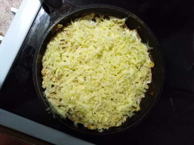 Засыпать сыром