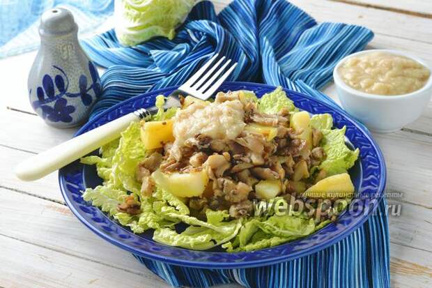 Фото Тёплый салат с вёшенками