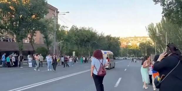 Сегодня в Ереване начались новые протесты за отставку премьера Пашиняна