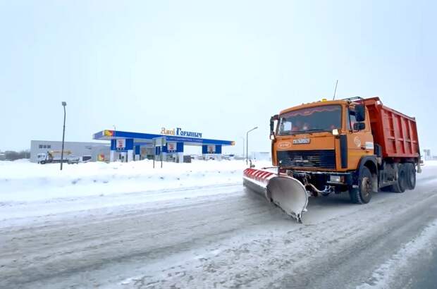 Минтранс показал на видео, как чистят от снега дороги в Рязани