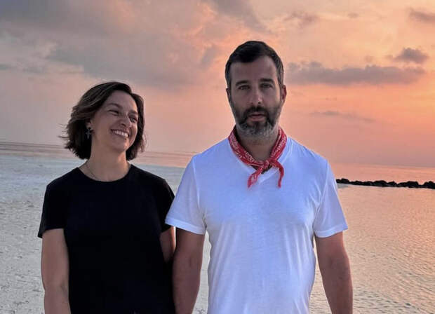 Жена Ивана Урганта публично отчитала его за отсутствие денег