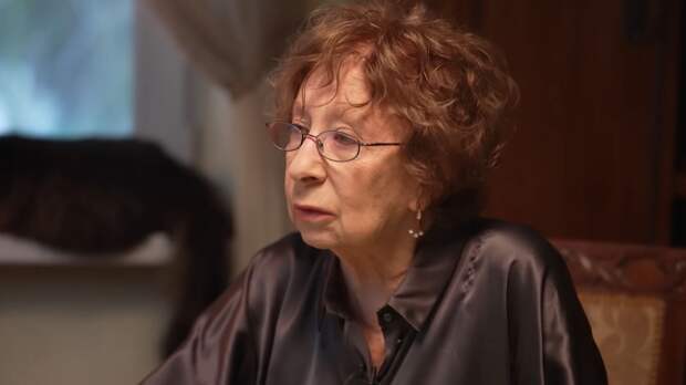 Европейский тур Леи Ахеджаковой совпал с датой отмененного спектакля «Игра в джин»