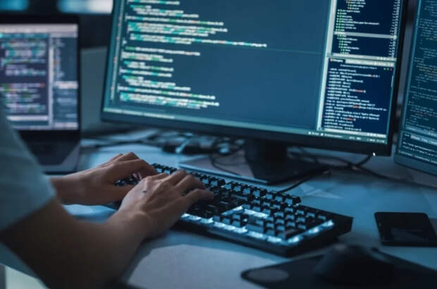 Каждый десятый сотрудник IT-компаний не выполняет никакой полезной работы