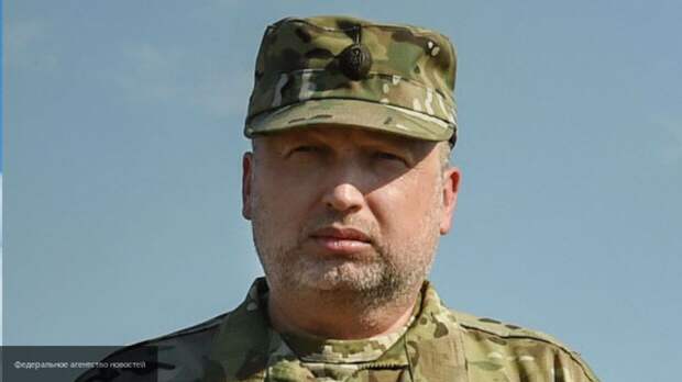 Турчинов возложил ответственность за "потерю" Крыма на Зеленского