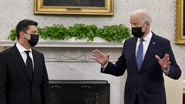 Президент Украины Владимир Зеленский и президент США Джо Байден во время встречи в Белом доме - РИА Новости, 1920, 09.12.2021