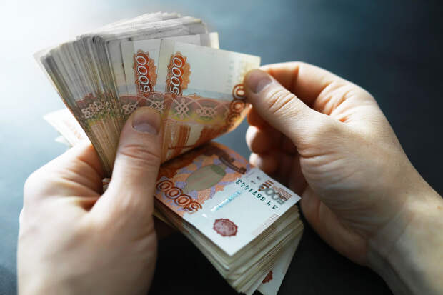 Экономист Ляшок: новое повышение МРОТ не повлияет на зарплаты россиян