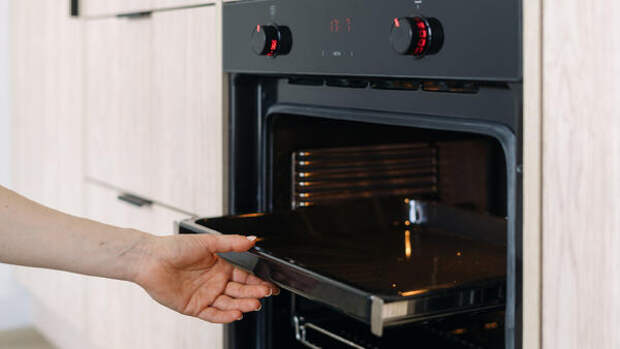 5 ошибок при использовании духовки, которые портят блюда — многие о них и не задумываются